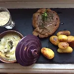 L'hostellerie Du Chateau Bed & Breakfast