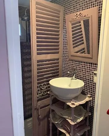 L'hostellerie Du Chateau Couette-café 4*