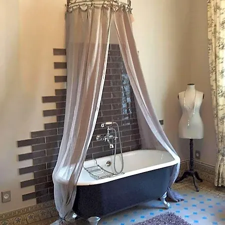 Oda ve Kahvaltı L'hostellerie Du Chateau