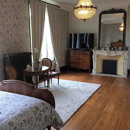 L'hostellerie Du Chateau Oda ve Kahvaltı Mesnil-Saint-Nicaise