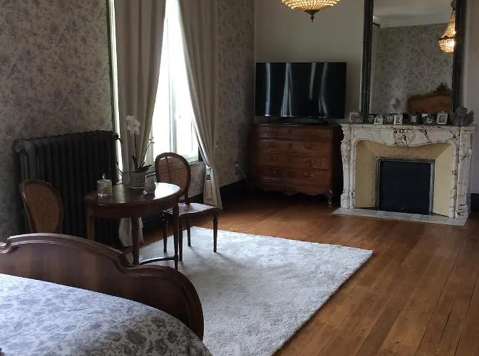 L'hostellerie Du Chateau Bed & Breakfast