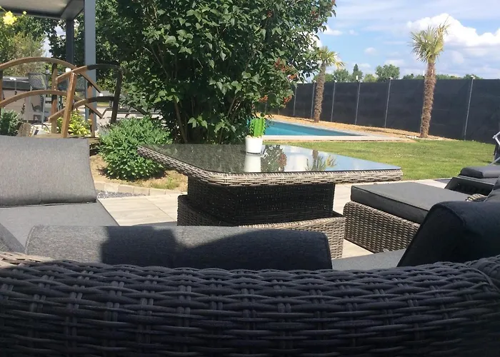 L'hostellerie Du Chateau Bed & Breakfast 4*