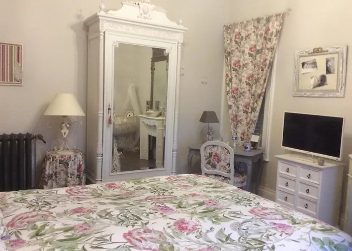 L'hostellerie Du Chateau Bed & Breakfast 4*